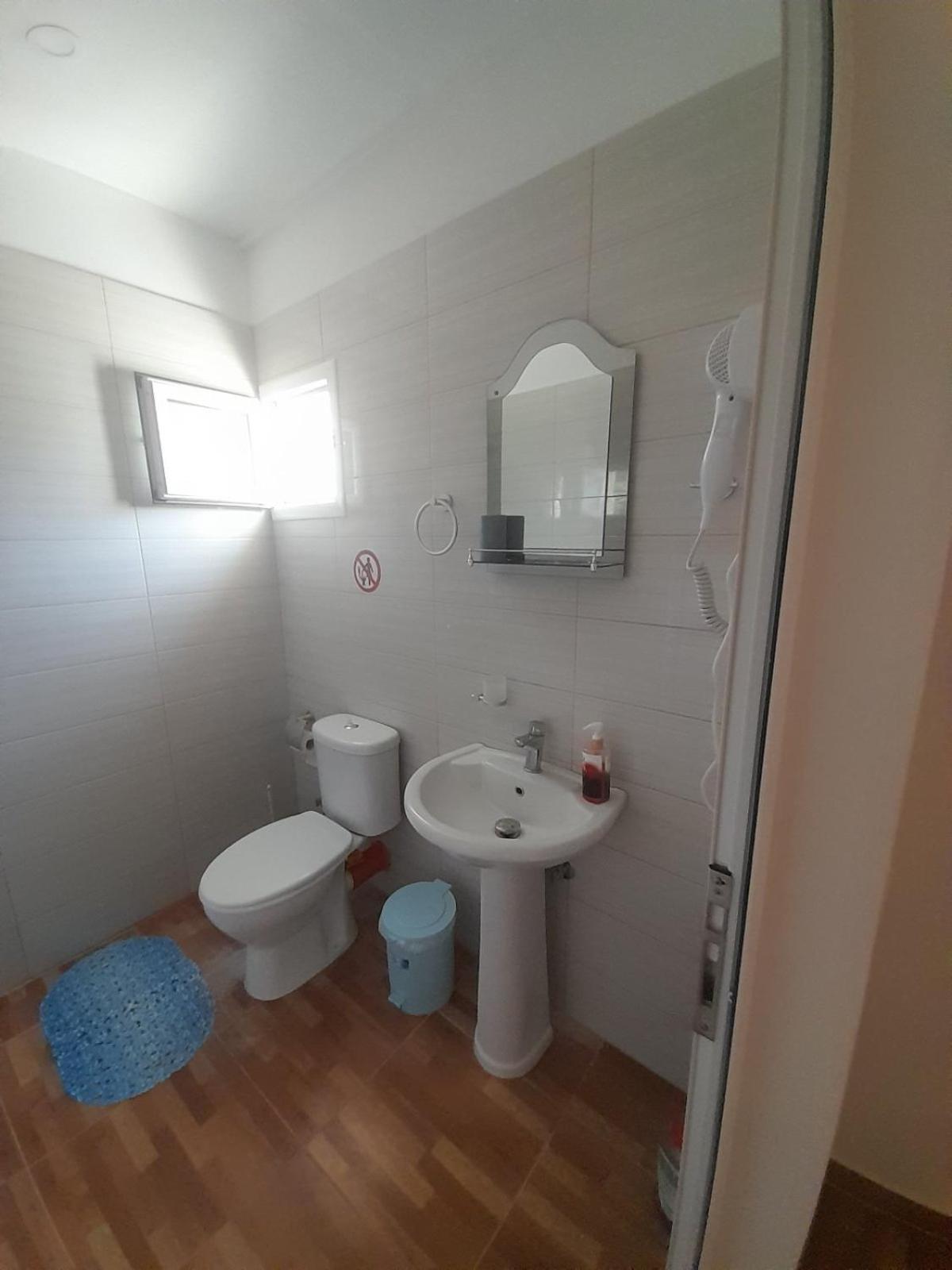 Sofia'S Rooms Himare Esterno foto