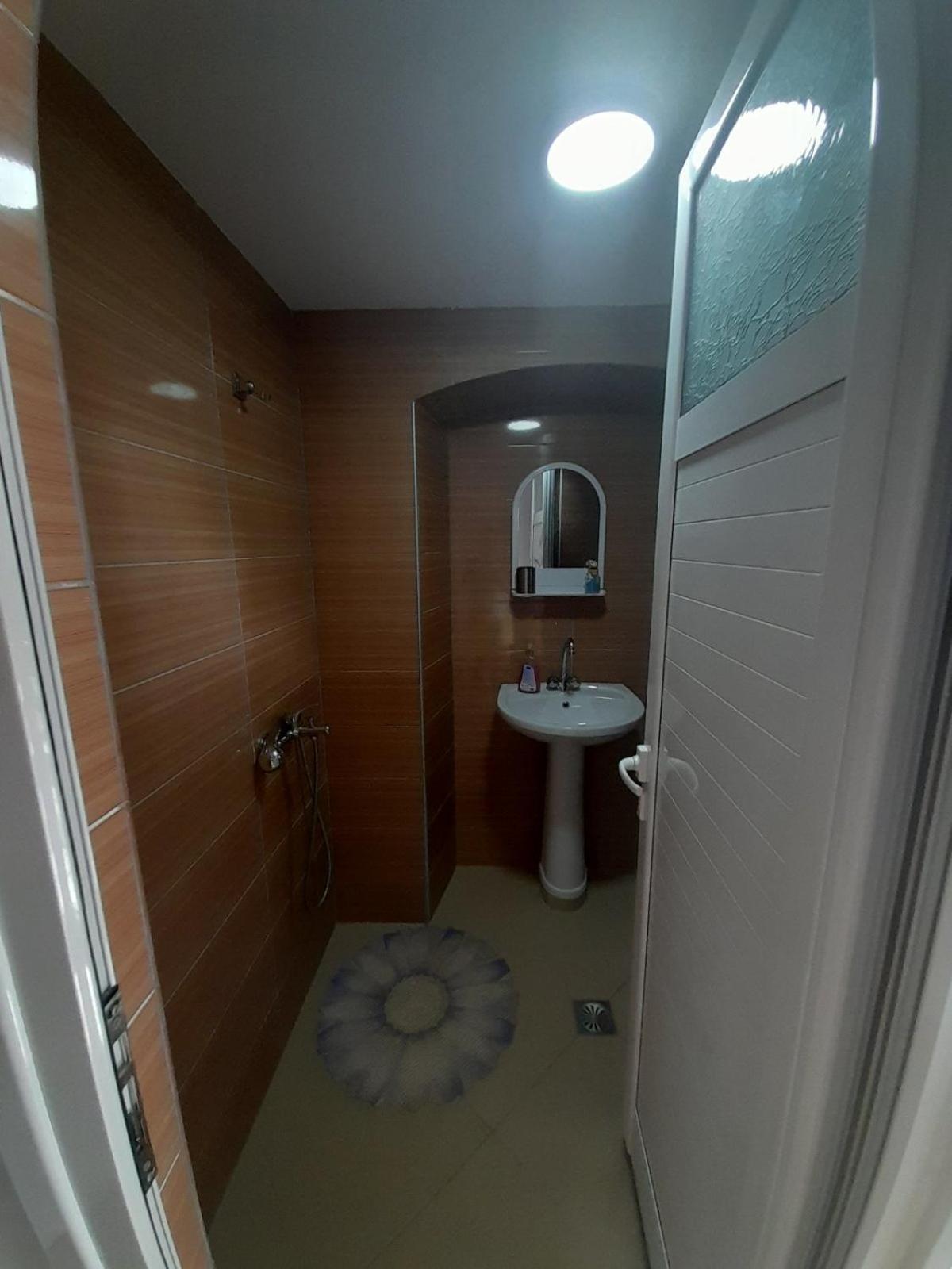 Sofia'S Rooms Himare Esterno foto